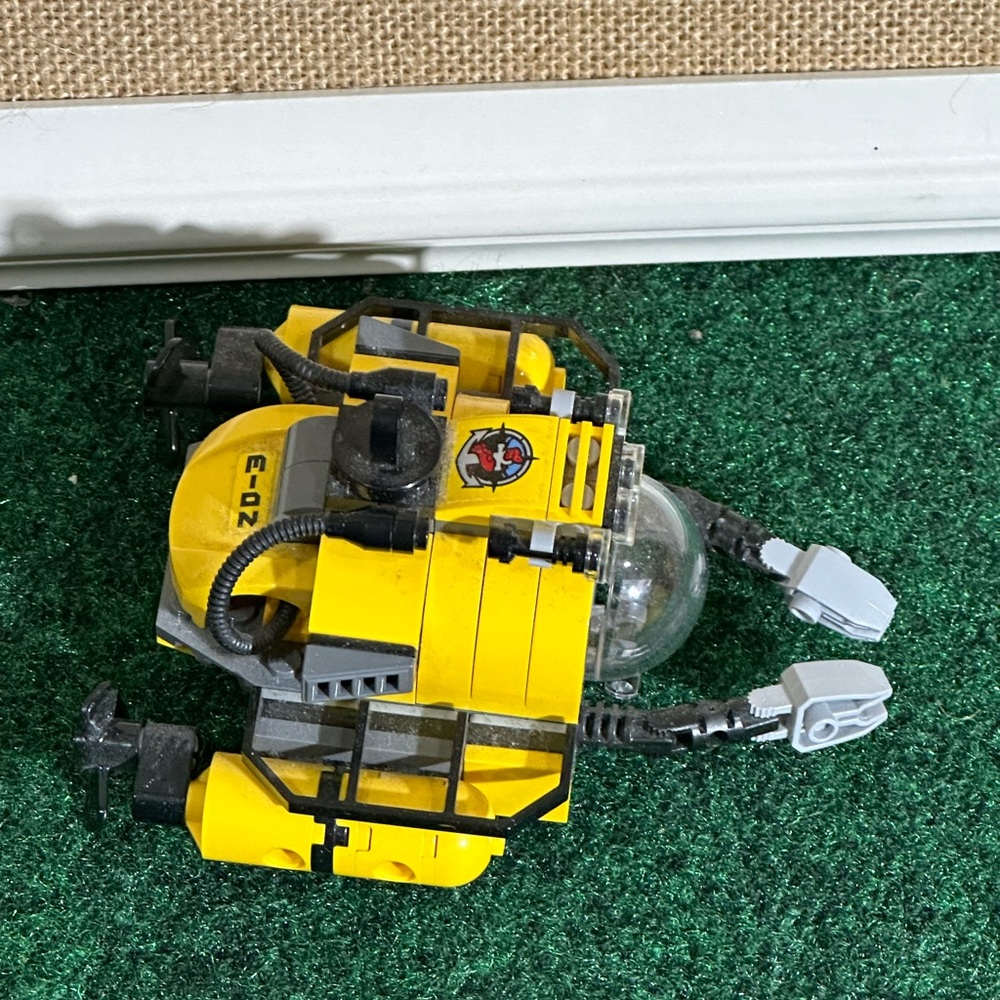 Lego - Picture 3 of 4